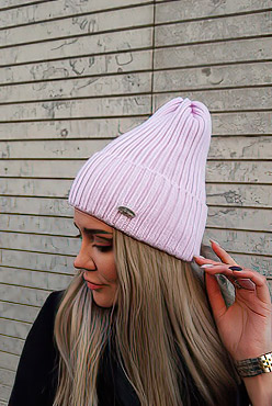 Женская шапка с отворотом на флисе пудровая Женская шапка с отворотом на флисе пудровая