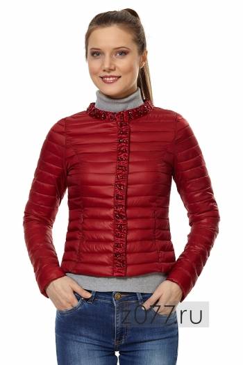 бордовая женская куртка