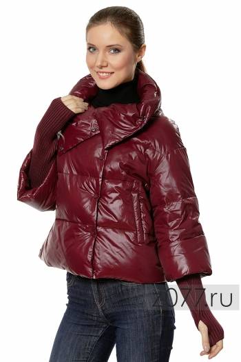 бордовая женская куртка